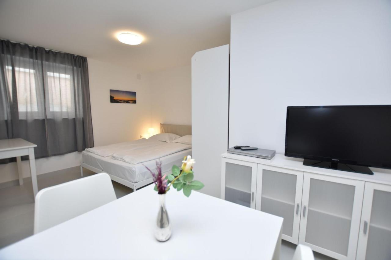 Apartments Leonardo พรีมอชเตน ภายนอก รูปภาพ